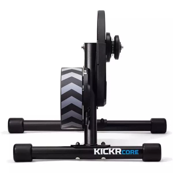 Wahoo KICKR CORE mit Zwift Cog und Click
